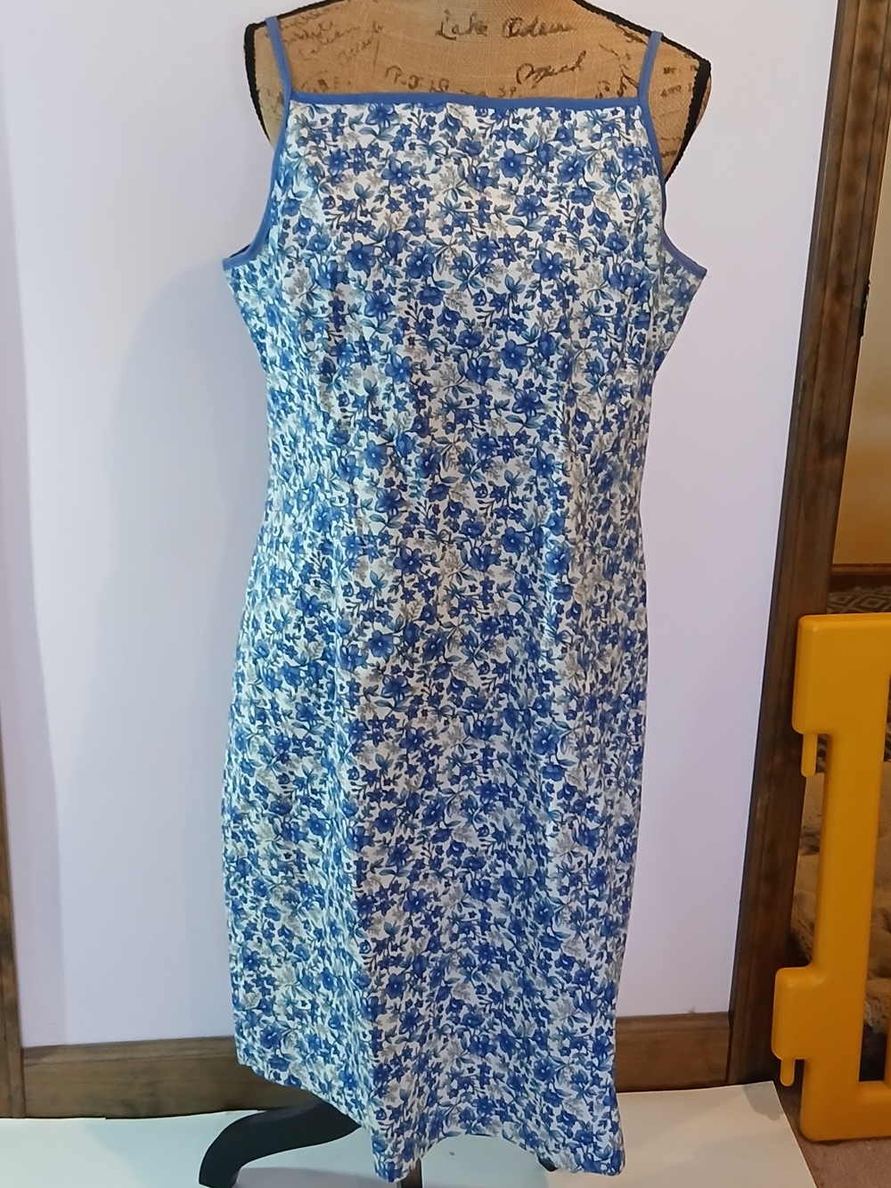 Willi Smith Blue and White Floral Strap Dress Size 14